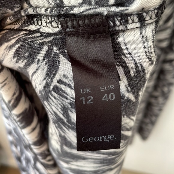 Striking Black & White Floaty Trouser Jumpsuit - Aus Size 12 - George at Asda - Picture 15 of 16